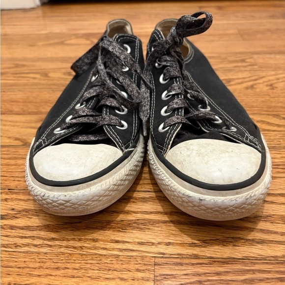 Converse Chuck Taylor Black Low Top Size 7Mens/9W Lace Up - Picture 4 of 9